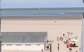 Huswell - Sunny Apartment In Knokke-Heist With Big Terrace